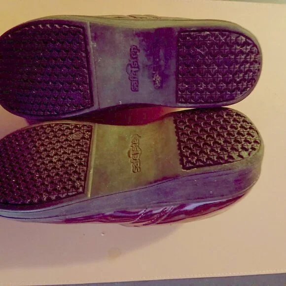 Nurses Clogs - Picture 3 of 3